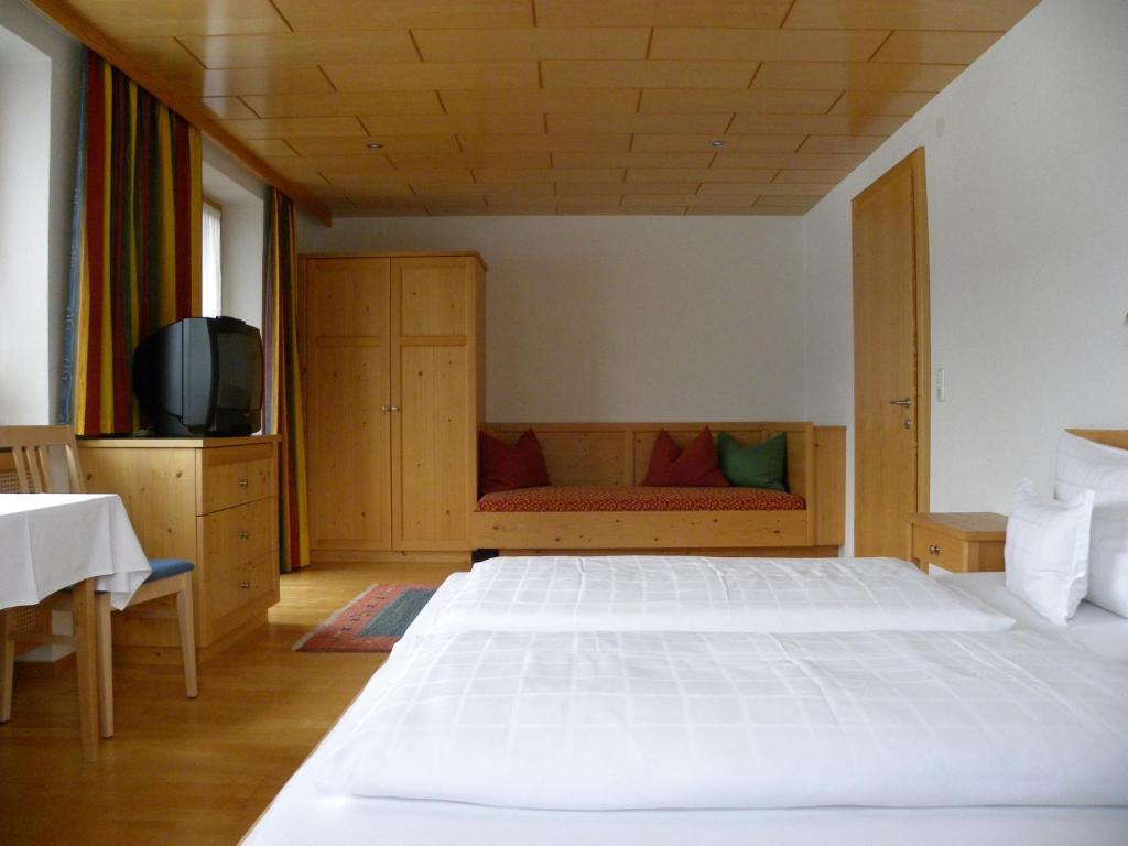 Ferienhaus Bergland Bizau Camera foto